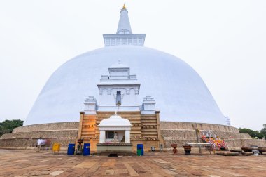 Büyük Budist stupa Sri Lanka