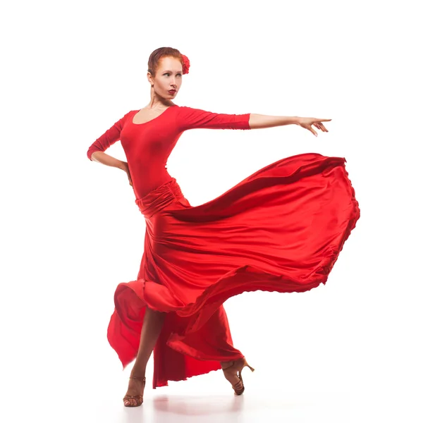 Kırmızı elbiseli kadın geleneksel dansçı — Stok fotoğraf