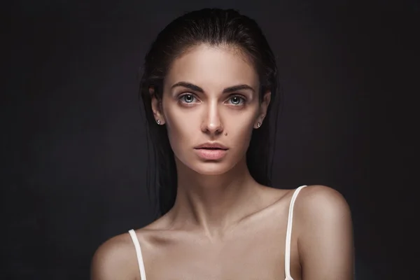 Young adult woman with clean fresh skin and wet hair — Stock Photo, Image