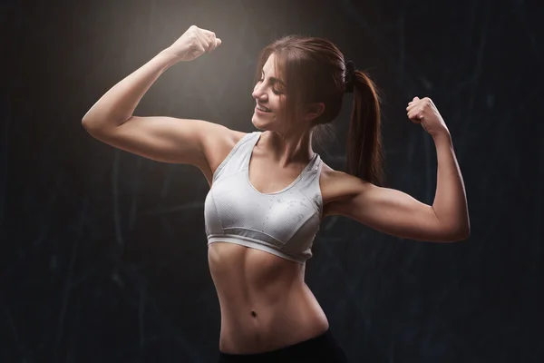 Athletic young woman — Stock Photo, Image