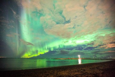 İzlanda 'da Aurora Borealis