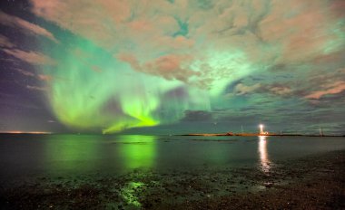 İzlanda 'da Aurora Borealis