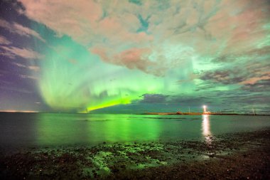 İzlanda 'da Aurora Borealis