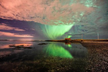 İzlanda 'da Aurora Borealis