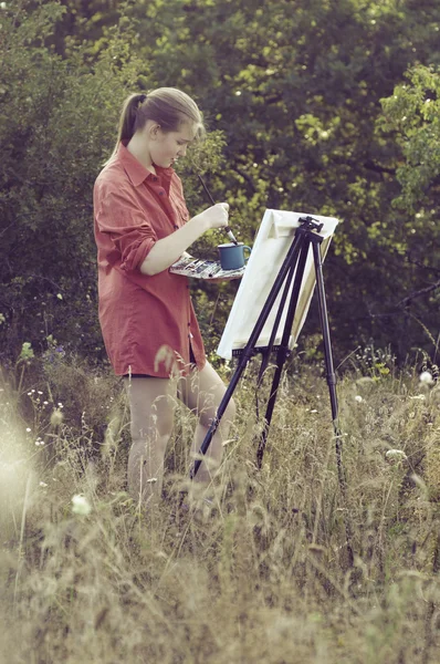 Artist on the plain air — Stock Photo, Image