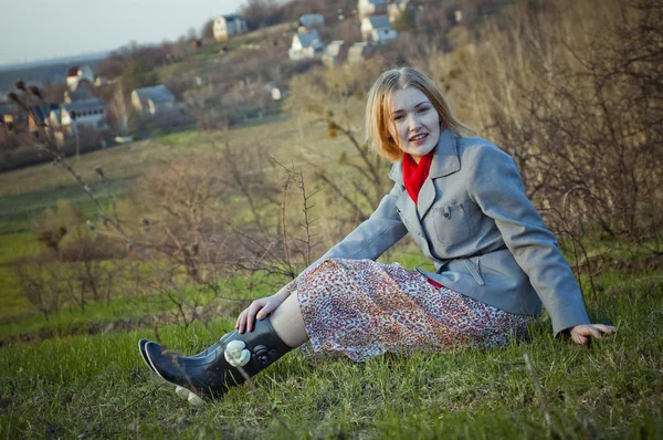 Girl on the nature landscape — Stock Photo, Image