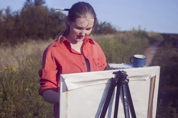 Artist on the plain air — Stock Photo, Image