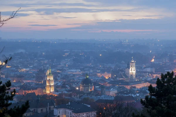 Cenário noturno de lvov — Fotografia de Stock