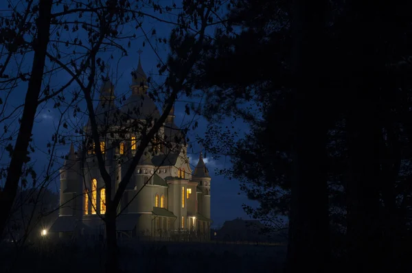 Église la nuit . — Photo