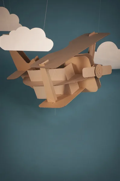 Картонный самолет — стоковое фото