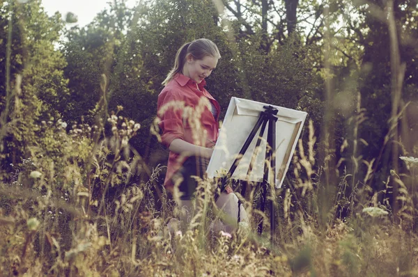 Artist on the plain air — Stock Photo, Image