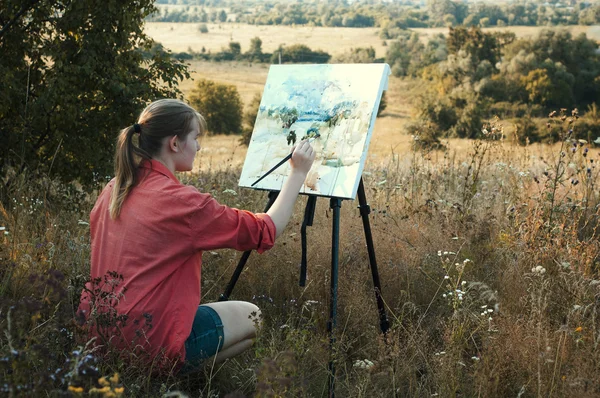 Artist on the plain air — Stock Photo, Image