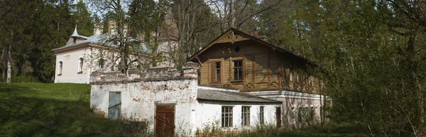 Gebäude verlassen — Stockfoto