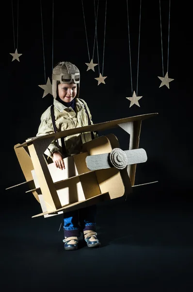 夜のおもちゃの飛行機 — ストック写真