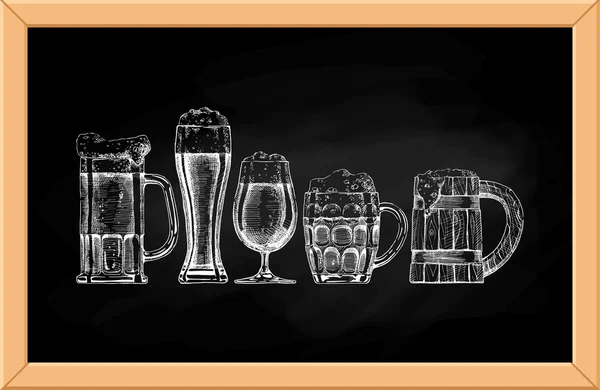 Набор пивных стаканов и кружек — стоковый вектор