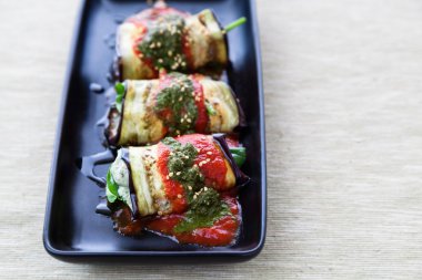 Vejetaryen patlıcan canneloni