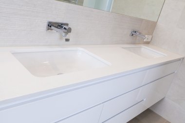 Modern çift banyo