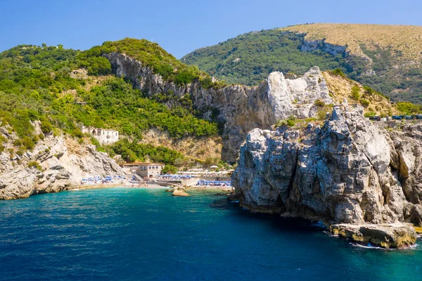 Veduta Aerea Una Spiaggia Incontaminata Nascosta Nel Golfo Napoli — Foto Stock