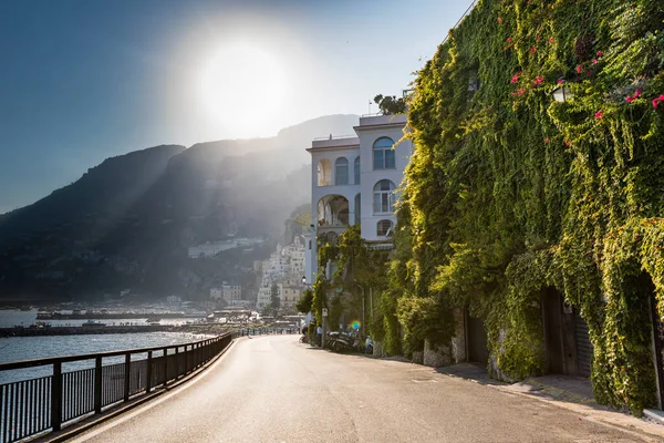Mit Dem Motorroller Der Amalfiküste Italien — Stockfoto