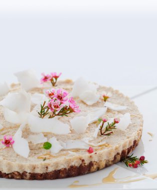 Çiğ vegan Hindistan cevizi tart