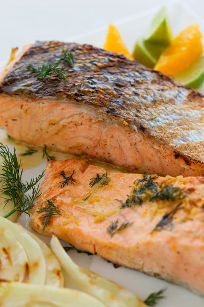 Grilled salmon — Stock Photo, Image