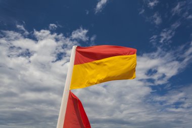 Sörf cankurtaran bayrak