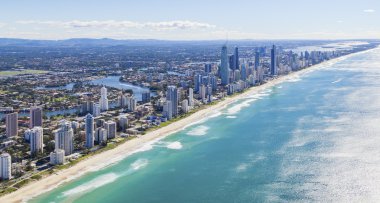 Surfers Paradise üzerinde güzel Gold Coast, Avustralya
