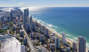 Surfers Paradise üzerinde güzel Gold Coast, Avustralya