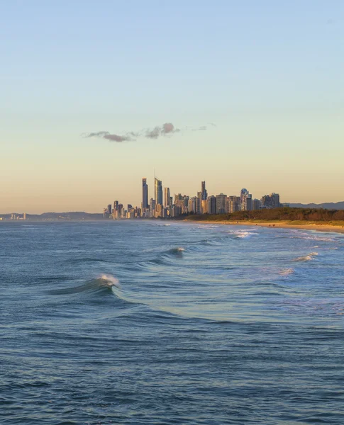 Golden sunrise över Gold Coast — Stockfoto