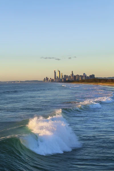 Nascer do sol dourado sobre Gold Coast — Fotografia de Stock