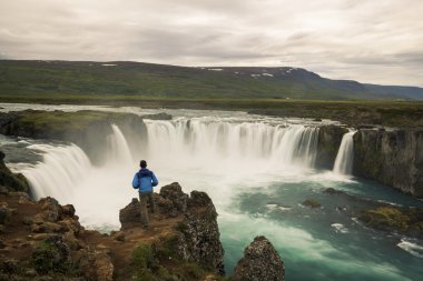 Godafoss-şelale Tanrıların