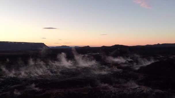 Vista aérea del paisaje volcánico en el monte Krafla — Vídeo de stock