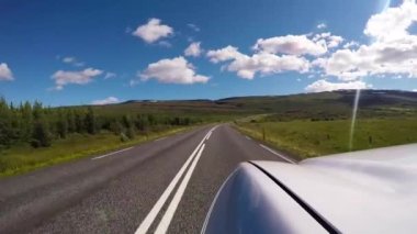 Seydisfjordur East Iceland içinde doğru sürüş.