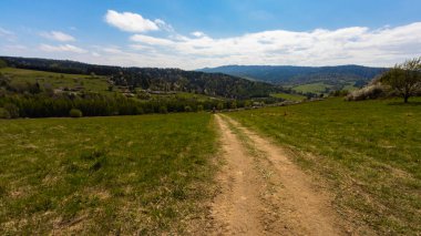 Mayıs 'ın ilk günleri Bieszczady Dağları, Polonya