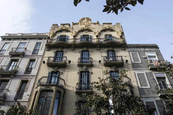 Facade of a Modernist apartment building in Gracia, Barcelona, Catalonia - Spain — Stock Photo, Image