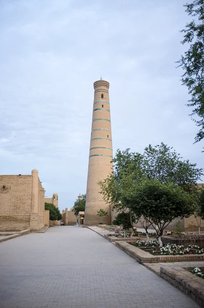 Minarete Mezquita Juma Casco Antiguo Khiva Uzbekistán —  Fotos de Stock