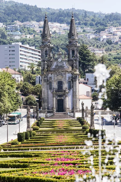 Igreja de Nossa Senhora da Consolao e Santos Passos kyrka i Guimaraes - norra Portugal — Stockfoto