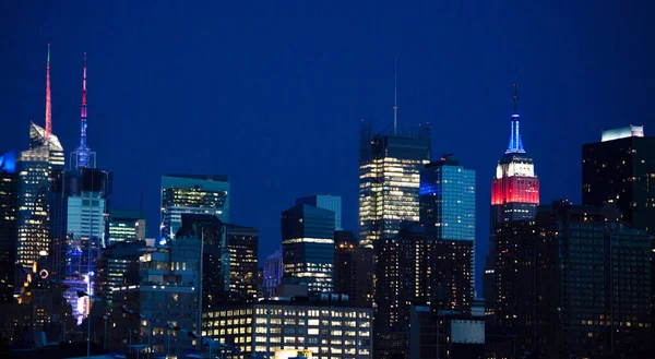 マンハッタンの夜のスカイライン エンパイアステートビルとクライスラービル ニューヨーク市 アメリカ — ストック写真
