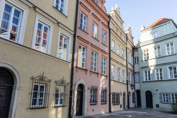 Julkisivut Värikkäitä Vanhoja Keskiaikaisia Taloja Stare Miasto Varsova Old Town — kuvapankkivalokuva