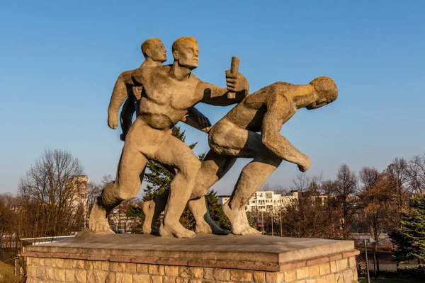Αγάλματα Ανδρών Στο Εθνικό Στάδιο Stadion Narodowy Στη Βαρσοβία Πολωνία — Φωτογραφία Αρχείου
