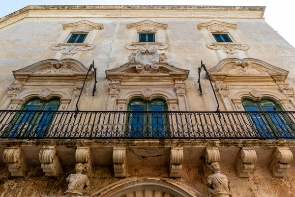 Fassade Eines Alten Stadtpalastes Der Altstadt Von Gallipoli Apulien Italien — Stockfoto
