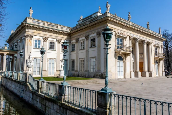 Exterior Del Palacio Isla Parque Los Baños Reales Parque Azienki — Foto de Stock