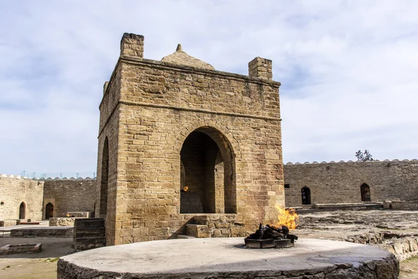 Atashgah Zoroastrian Ateş Tapınağı, Surakhani Bakü, Azerbaycan