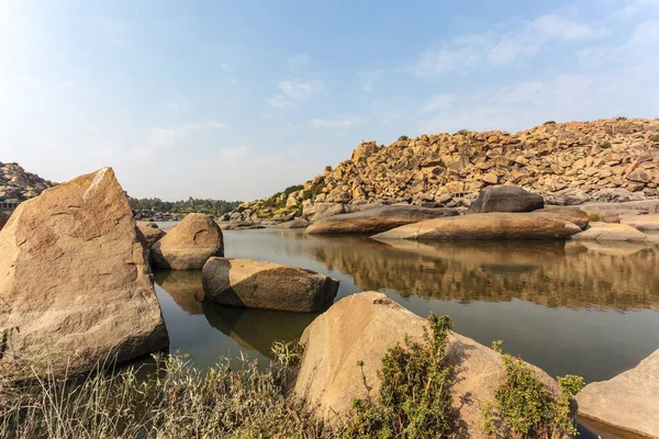 Pedras Grandes Rochas Longo Lago Chakrairtha Hampi Karnataka Sul Índia — Fotografia de Stock