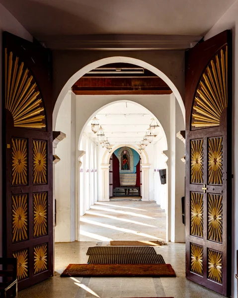 インド南部のケーララ州のThrissur地区のPalayur Palayoor にあるSt Thomas教会の内部 — ストック写真