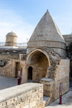 Seyd Yahya Anıtmezarı (devlet gökbilimcisi) - Azerbaycan 'ın Bakü kentindeki Shirvanshahs Sarayı