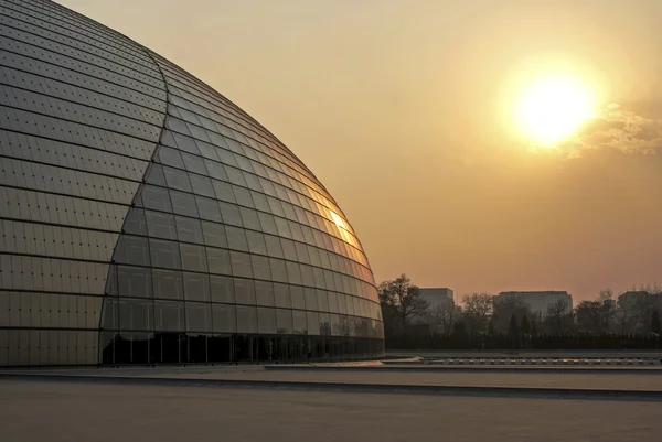 Západ slunce v Pekingu centrum pro umění předvádění, národní grand theatre Peking, Čína — Stock fotografie