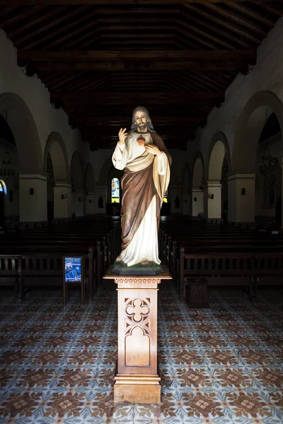 Standbeeld van Jezus in de kerk van la Merced in Camaguey - Cuba — Stockfoto