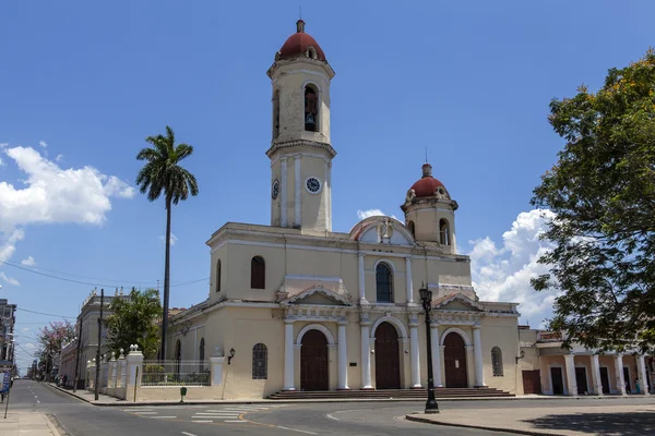 Catedral de la Purisima Concepcion Church in Cienfuegos - Parque Jose Marti Park - Cuba — Stock Photo, Image