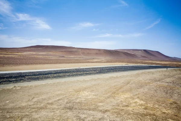 Woestijn naast de Oceaan in Nationaalpark Paracas in Ica, Peru, Zuid-Amerika — Stockfoto